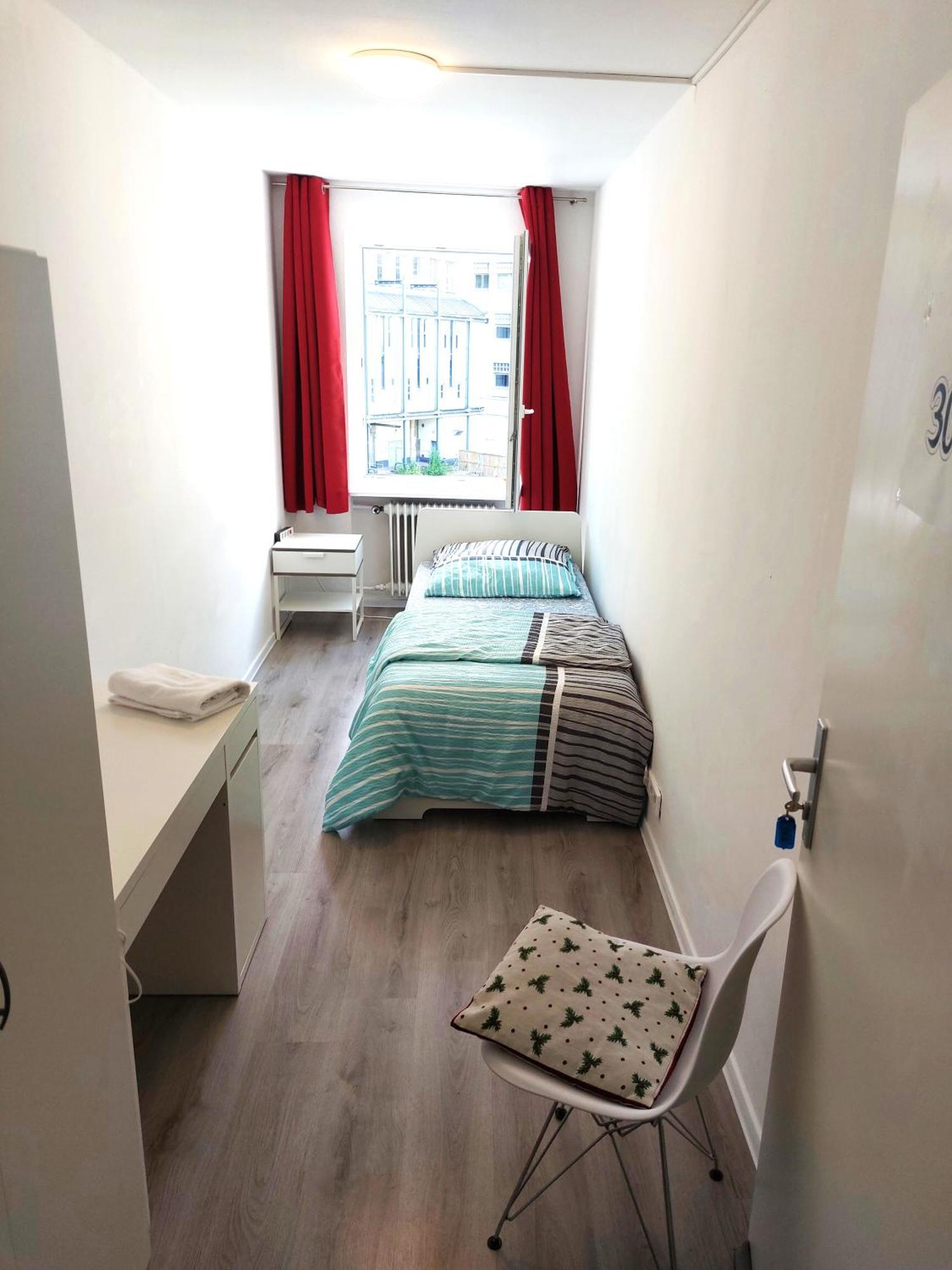 Отель Schoenes Helles Zimmer Direkt In Frankfurt City Nr 301 Франкфурт-на-Майне Экстерьер фото